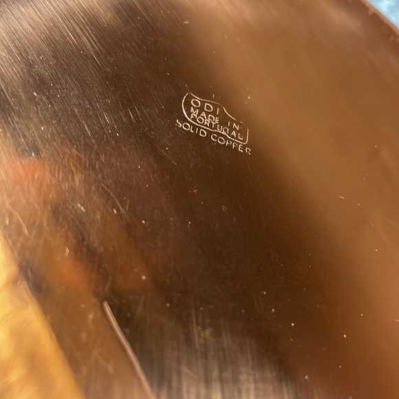 Solid copper teapot with wooden top handle. Missing lid. - Picture 6 of 11